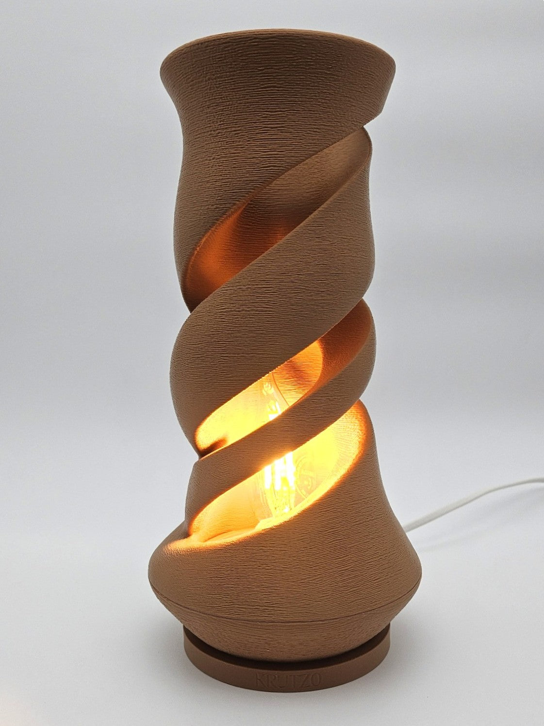 Kut Lamba | Köklerden Doğan Işık